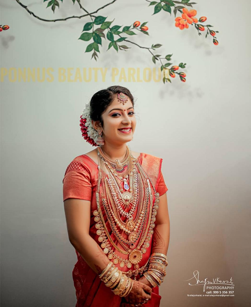 PONNUS BEAUTY PARLOUR VALANCHERY